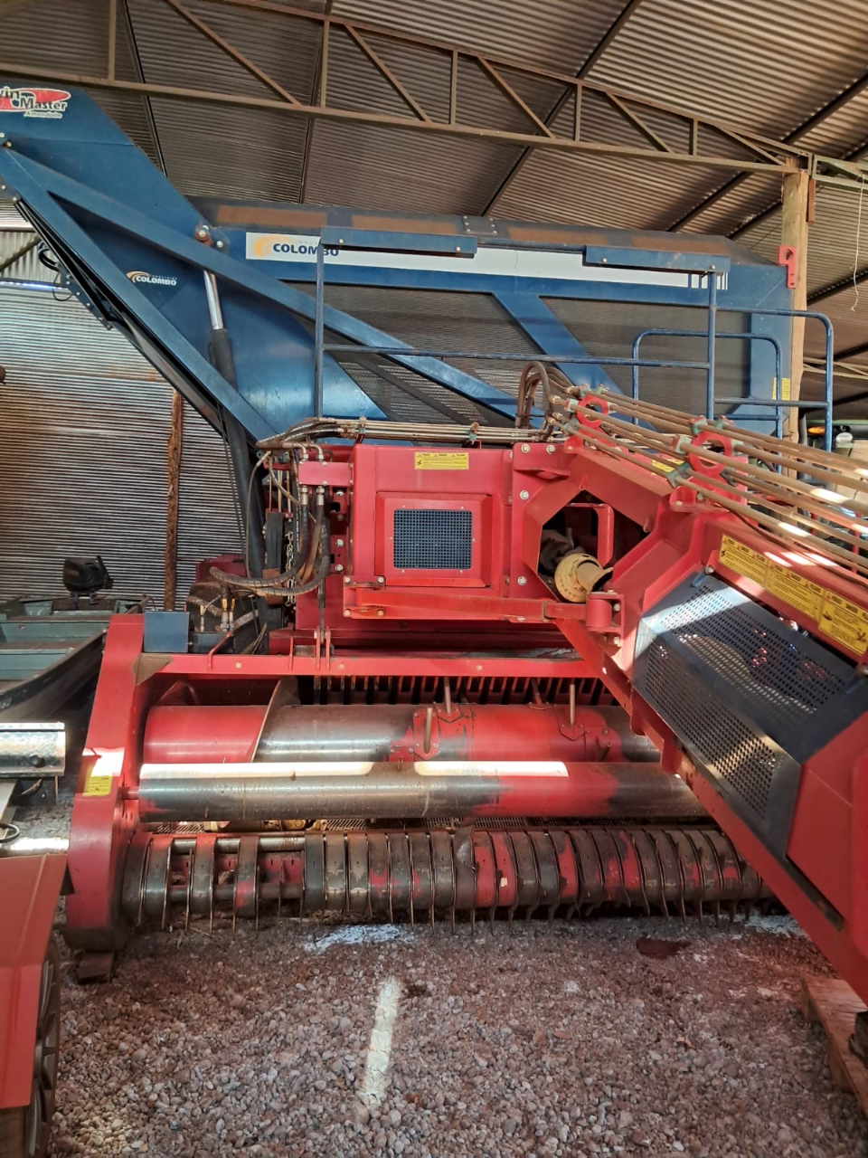 Colheitadeira twi master Amenduim ano 2020 Semi novo único dono Pronto para trabalhar Oportunidade de negócios valor 350 mil - Foto 1