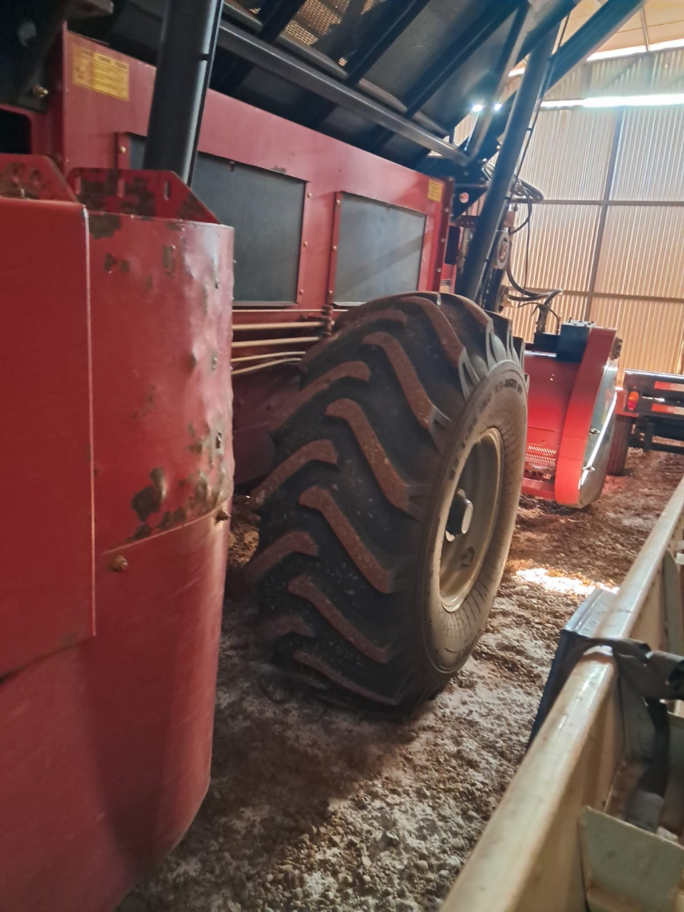 Colheitadeira twi master Amenduim ano 2020  Semi novo único dono  Pronto para trabalhar  Oportunidade de negócios valor 350 mil - Foto 5