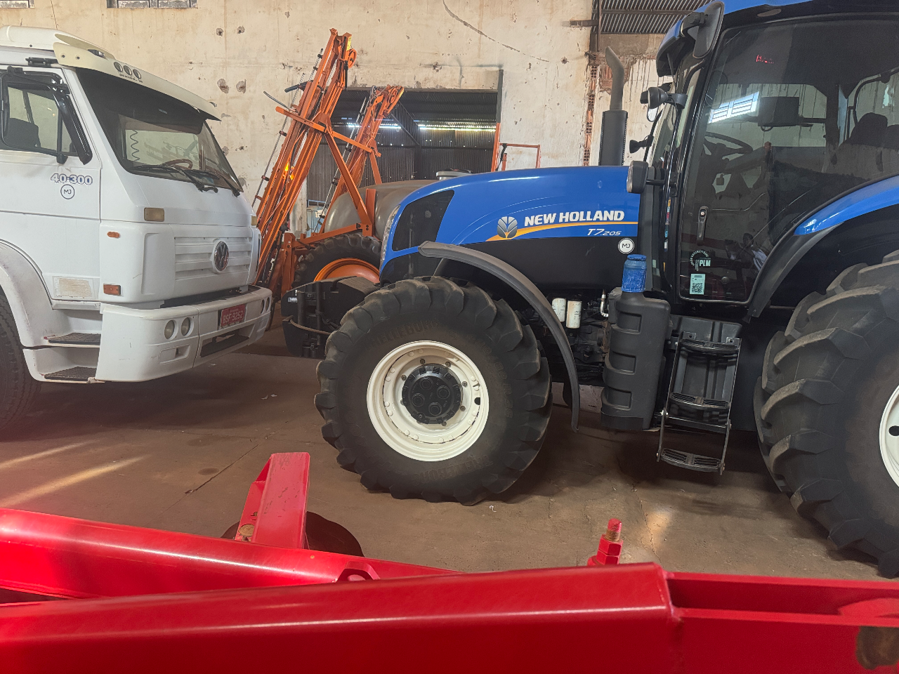 Trator New Holland T7 205 ano 2021 gabini original com munitor  Com 4 pneus novos  Único dono proto para trabalhar oportunidade de negócio valor 465 mil - Foto 8