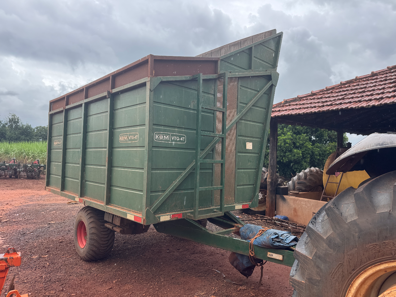 Transbordo de amendoim k b m . Ano 2014 com 5 torcedores semi novo Único dono proto para trabalhar valor 75 mil - Foto 2