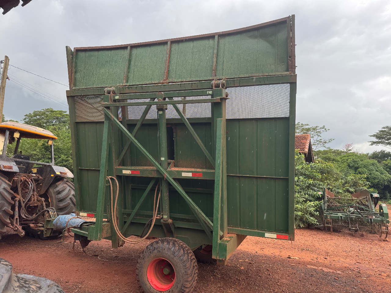 Transbordo de amendoim k b m . Ano 2014 com 5 torcedores semi novo  Único dono proto para trabalhar valor 75 mil - Foto 4