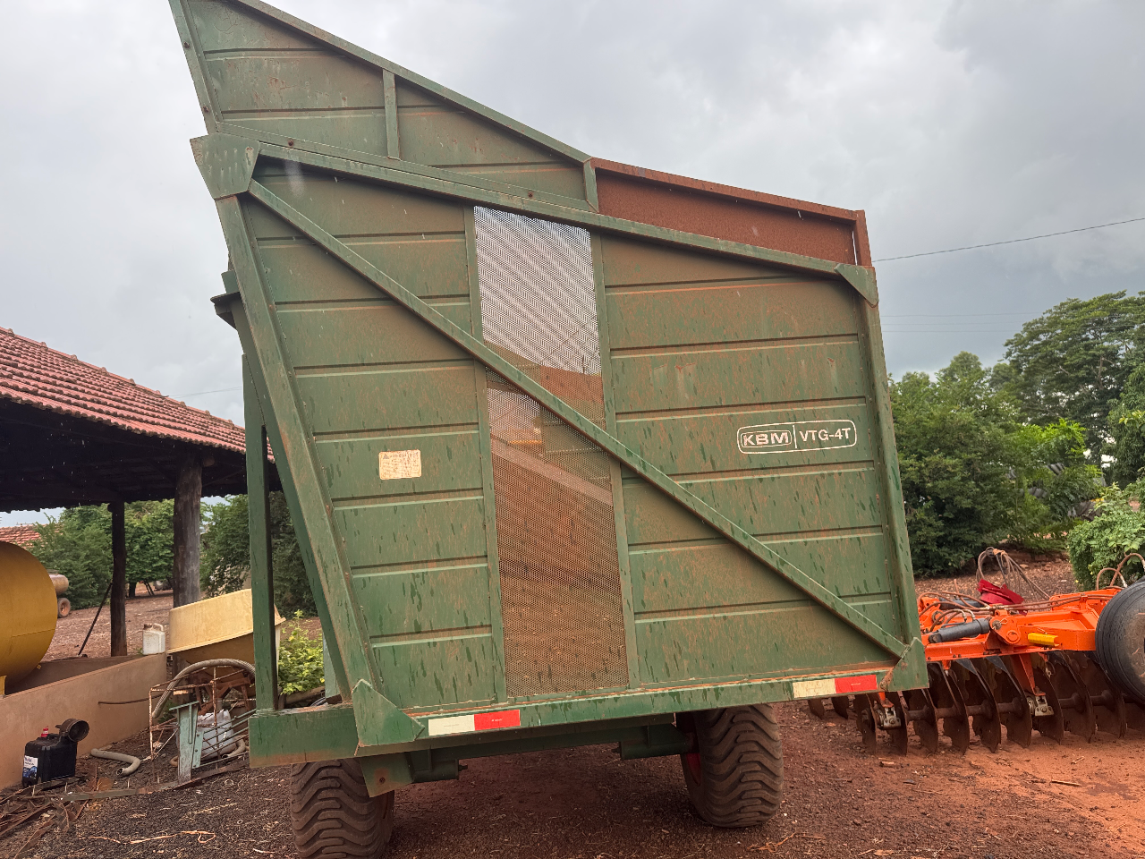 Transbordo de amendoim k b m . Ano 2014 com 5 torcedores semi novo  Único dono proto para trabalhar valor 75 mil - Foto 5