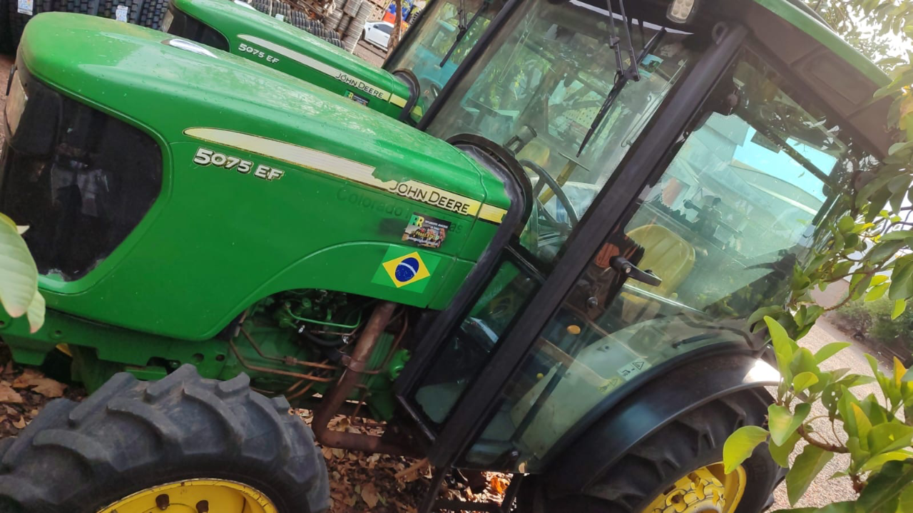 Trator fruteiro 5075 EF ano 2018  Com gabini original  Com redutor com 4 pneus novos  Único dono valor 185 mil - Foto 2