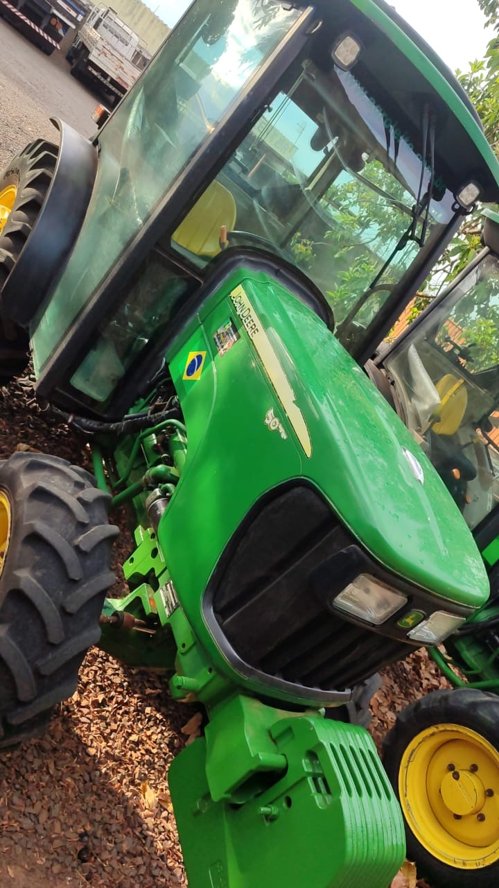 Trator fruteiro 5075 EF ano 2018  Com gabini original  Com redutor com 4 pneus novos  Único dono valor 185 mil - Foto 3