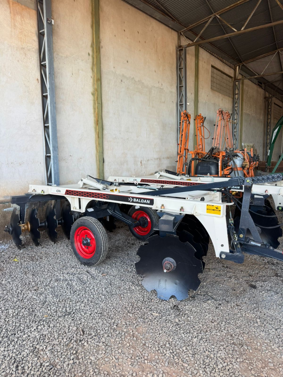 Grade aradora intermediária Com 14/28/270 ano 2025 Modelo crl 14/28 nova sem uso Baldan valor 50 mil - Foto 1