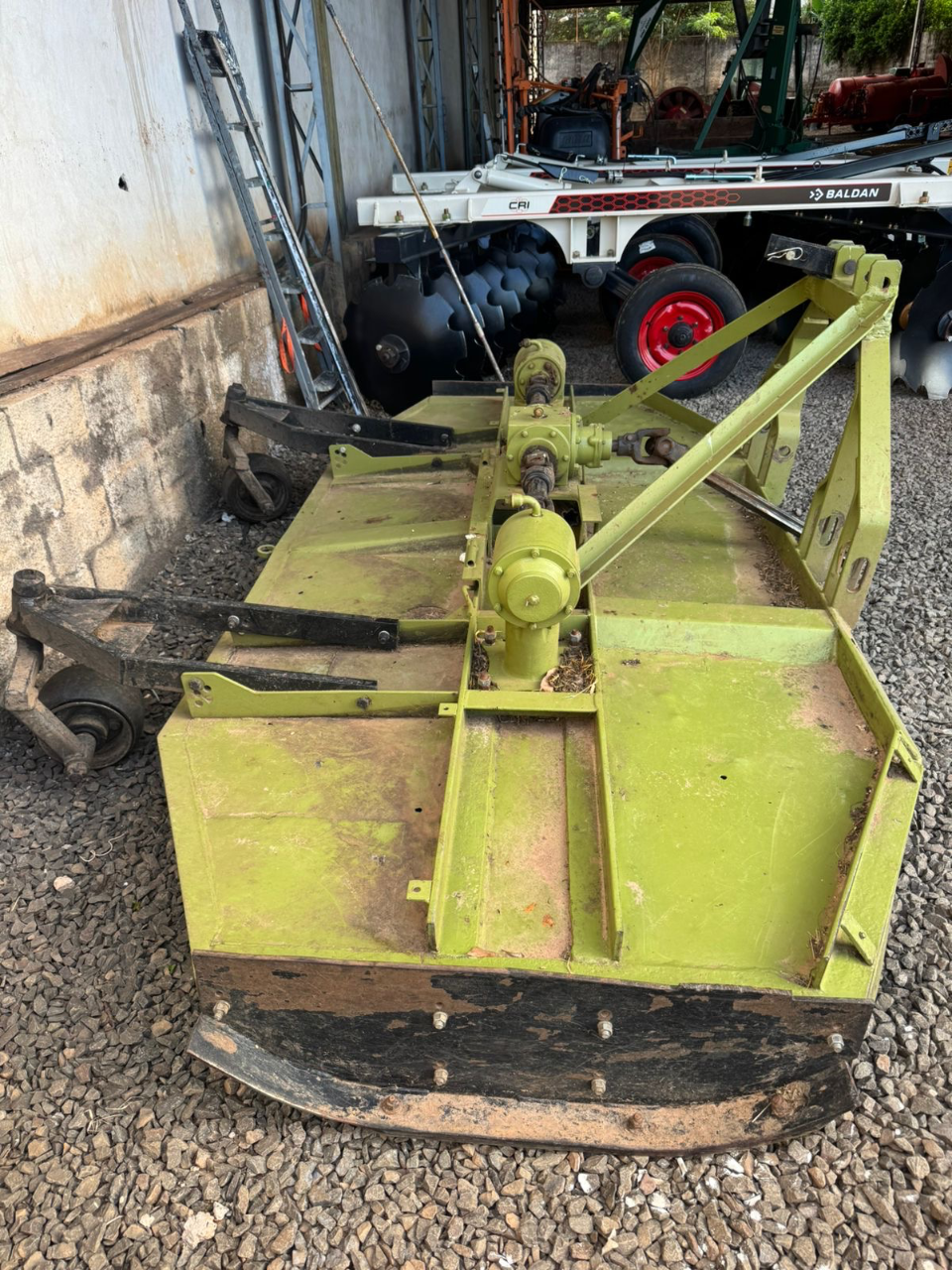 Roçadeira kamaq ano 2013 Com 3 mrs de largura  Revisado único dono  Pronto para trabalhar  Oportunidade de negócios  Valor 32 mil - Foto 2