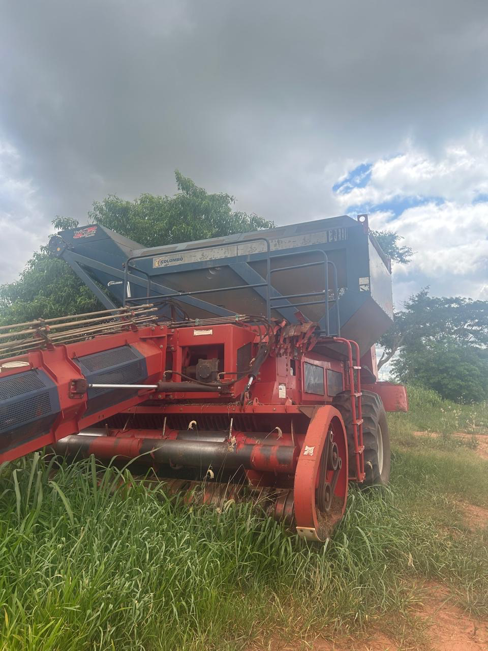 Colheitadeira twin master  Amendoim ano 2017  Com 2 pneus novos  Único dono revisado  Pronto pra trabalhar  Oportunidade de negócios  Valor 365 mil - Foto 3