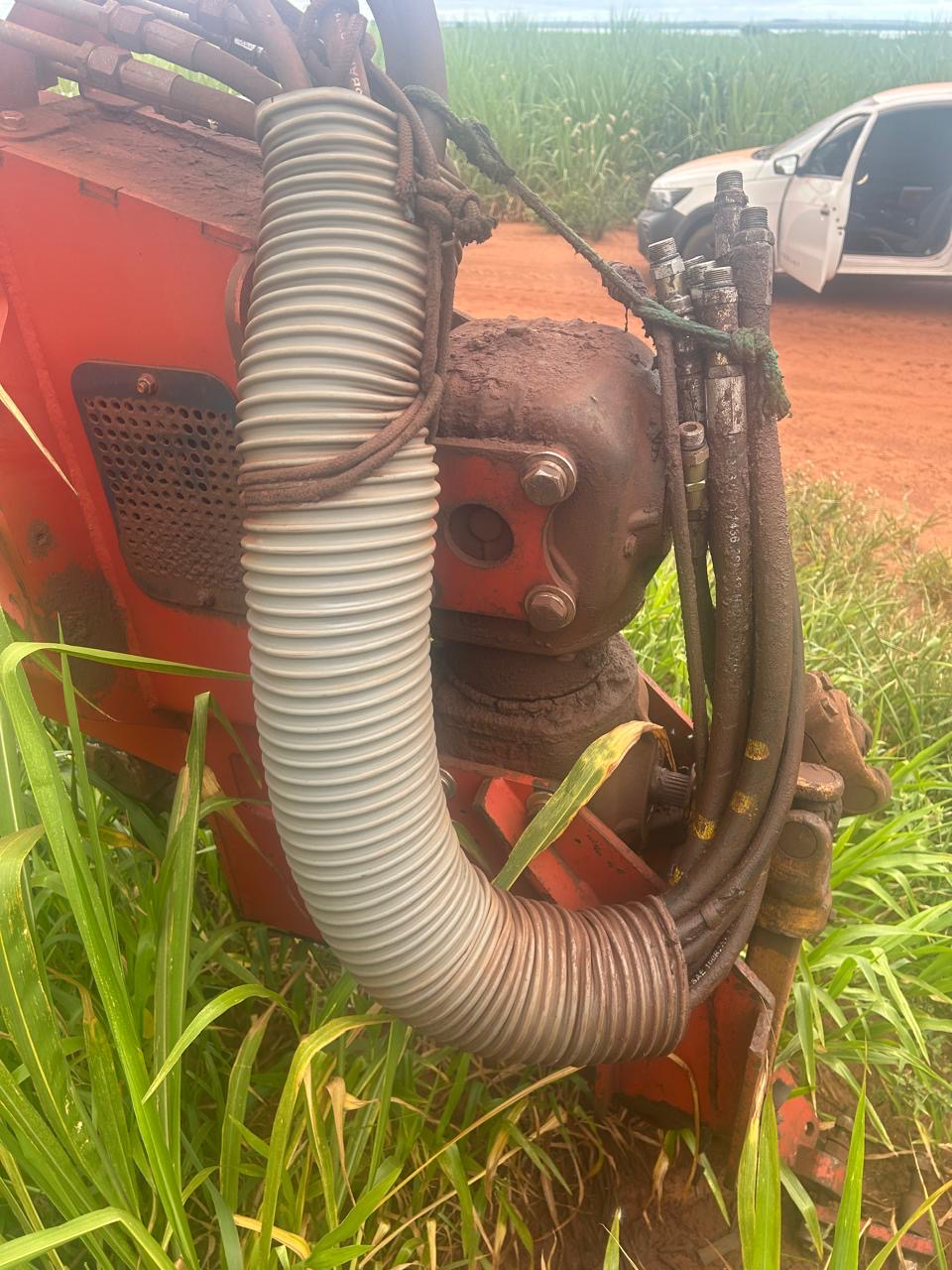 Colheitadeira twin master  Amendoim ano 2017  Com 2 pneus novos  Único dono revisado  Pronto pra trabalhar  Oportunidade de negócios  Valor 365 mil - Foto 5