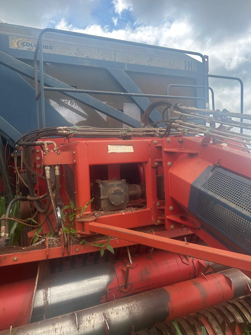 Colheitadeira twin master  Amendoim ano 2017  Com 2 pneus novos  Único dono revisado  Pronto pra trabalhar  Oportunidade de negócios  Valor 365 mil - Foto 8