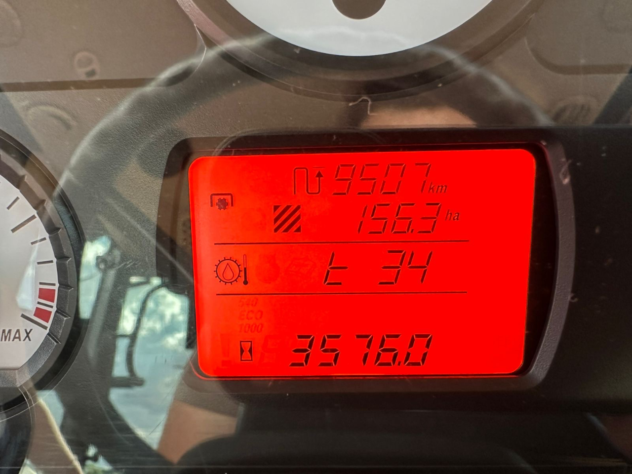 Trator Massey Ferguson  6713 ano 2021 com 4 pneus novos com gabini original  Semi novo único dono  Pronto para trabalhar  Oportunidade de negócios  Valor 275 mil - Foto 6