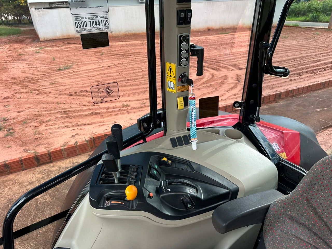 Trator Massey Ferguson  6713 ano 2021 com 4 pneus novos com gabini original  Semi novo único dono  Pronto para trabalhar  Oportunidade de negócios  Valor 275 mil - Foto 8