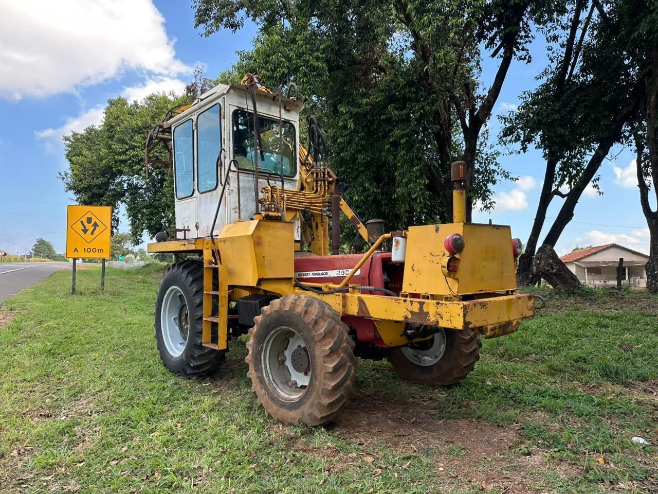 Carregadeira de Cana Massey Fergusson Modelo 290 4X4 Ano 2007 Equipamento 100% operacional  R$ 150.000,00 na mão - Foto 2