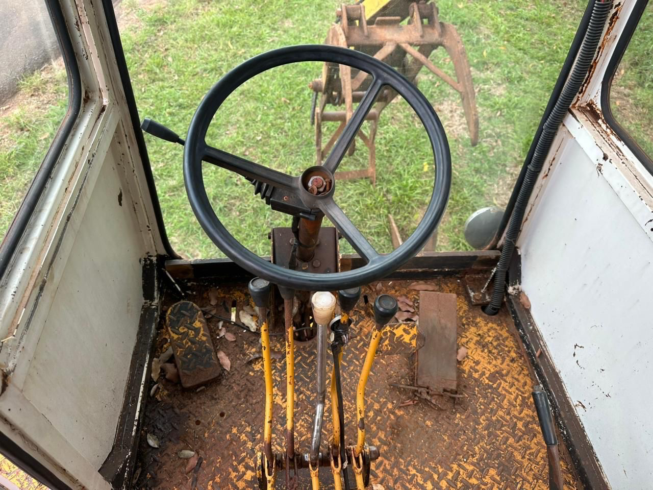 Carregadeira de Cana Massey Fergusson Modelo 290 4X4 Ano 2007 Equipamento 100% operacional  R$ 150.000,00 na mão - Foto 4