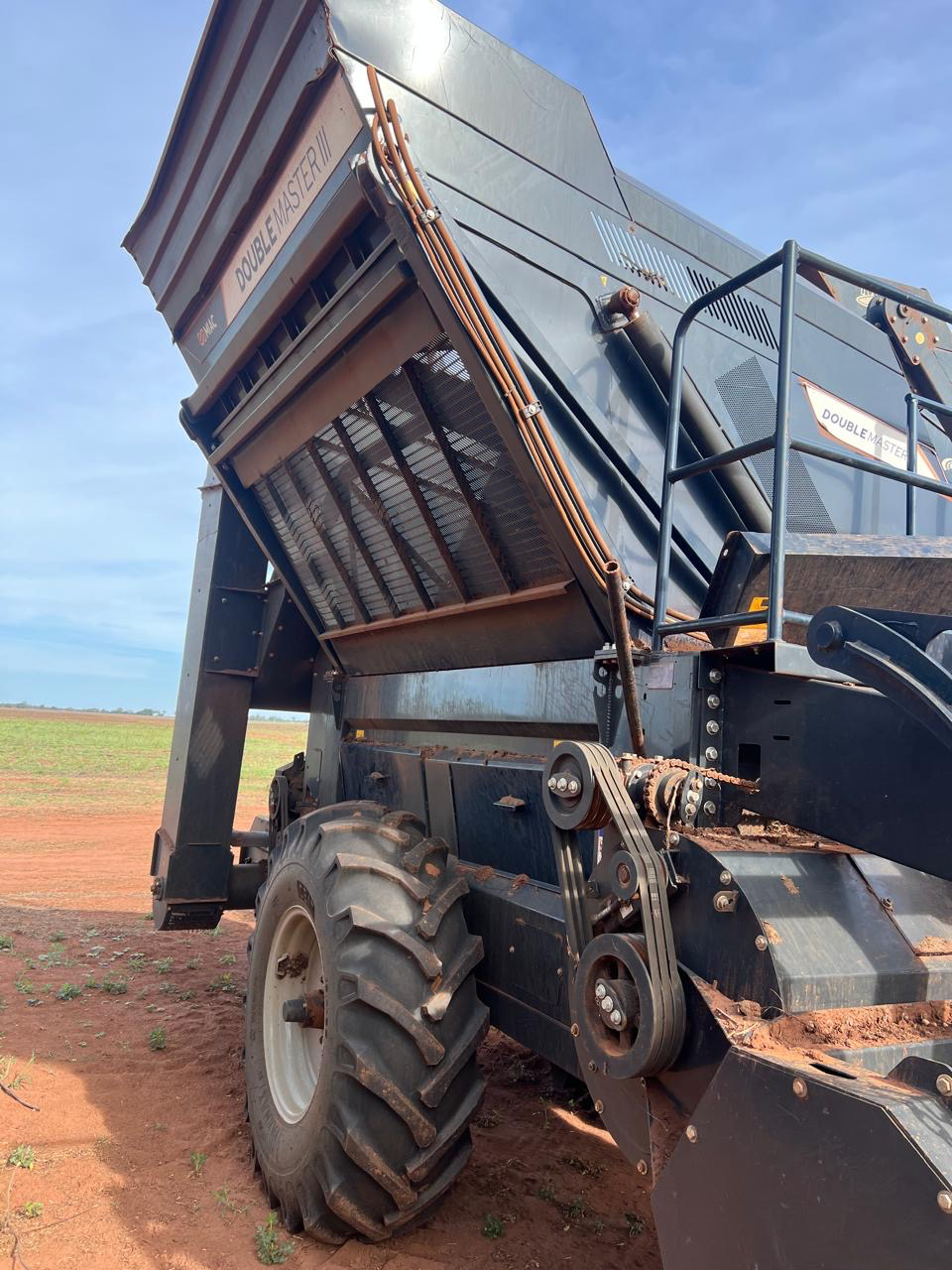 Cohelitadeira double/// Master de amendoim ano 2023 Com 2 pneus novos revisado Único dono proto para trabalhar Oportunidade de negócios Valor 200 mil - Foto 1