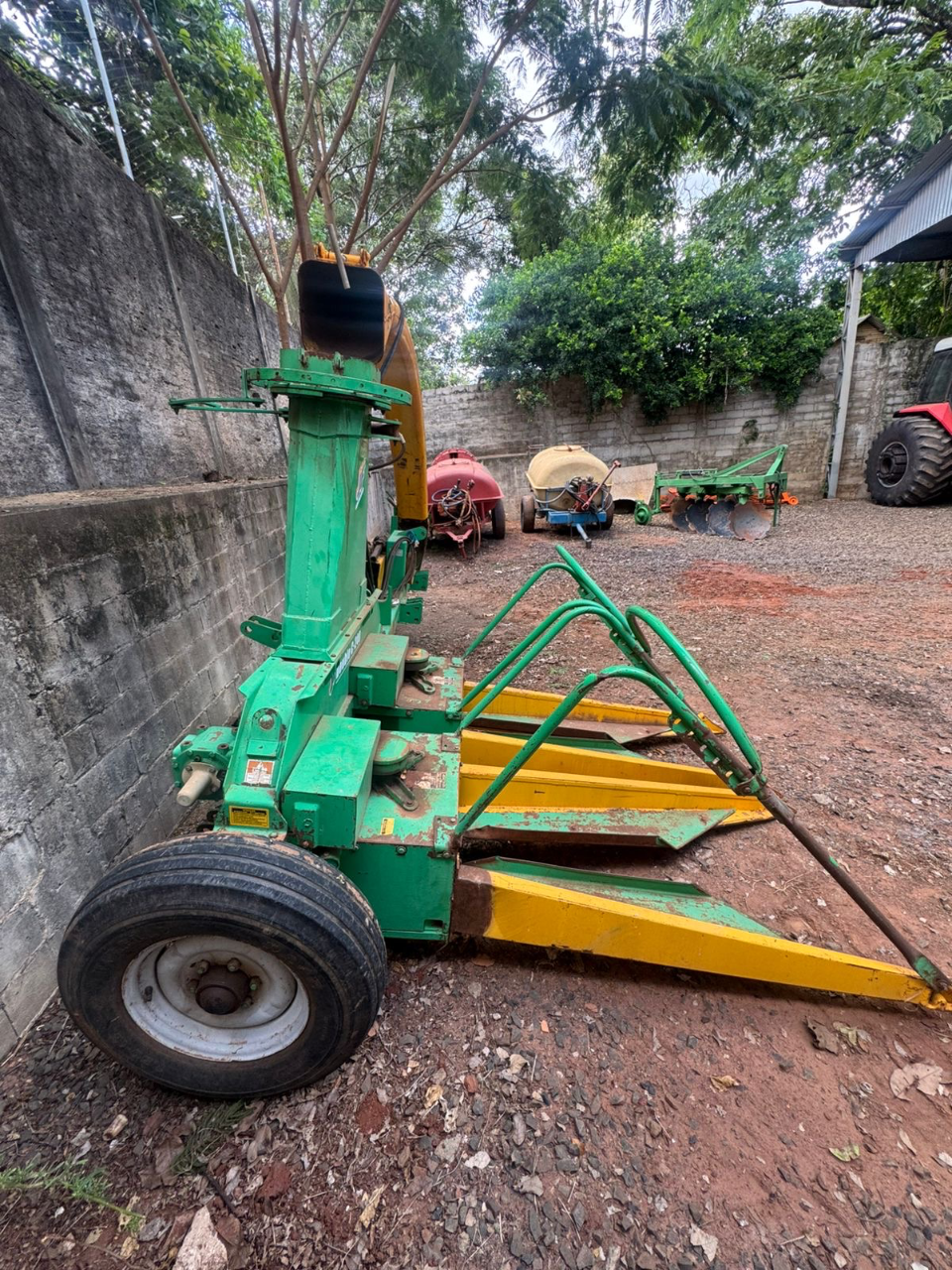 Forrageira Jf com duas bocas  Double c 240  Semi nova ano 2018 Único dono proto para trabalhar  Oportunidade de negócios  Valor 50 mil - Foto 2