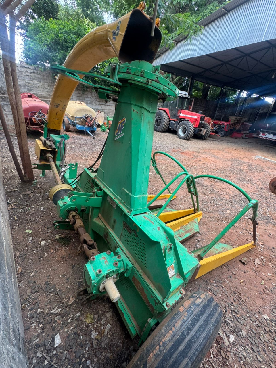 Forrageira Jf com duas bocas  Double c 240  Semi nova ano 2018 Único dono proto para trabalhar  Oportunidade de negócios  Valor 50 mil - Foto 5