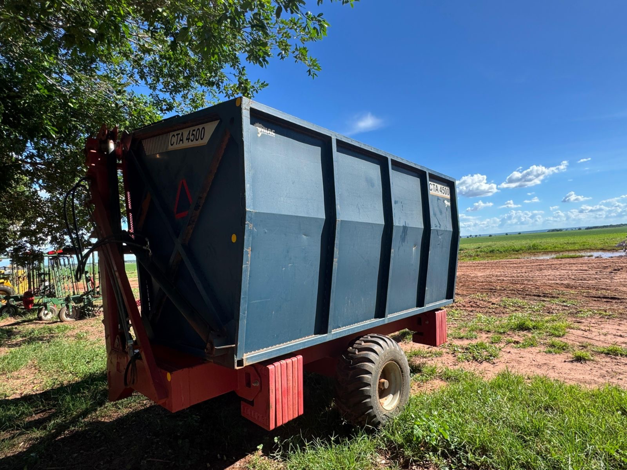 Transbordo de amendoim  Miac CTA 4500 ano 2019 Semi novo único dono  Pronto para trabalhar  Oportunidade de negócios  Valor 75 mil - Foto 2
