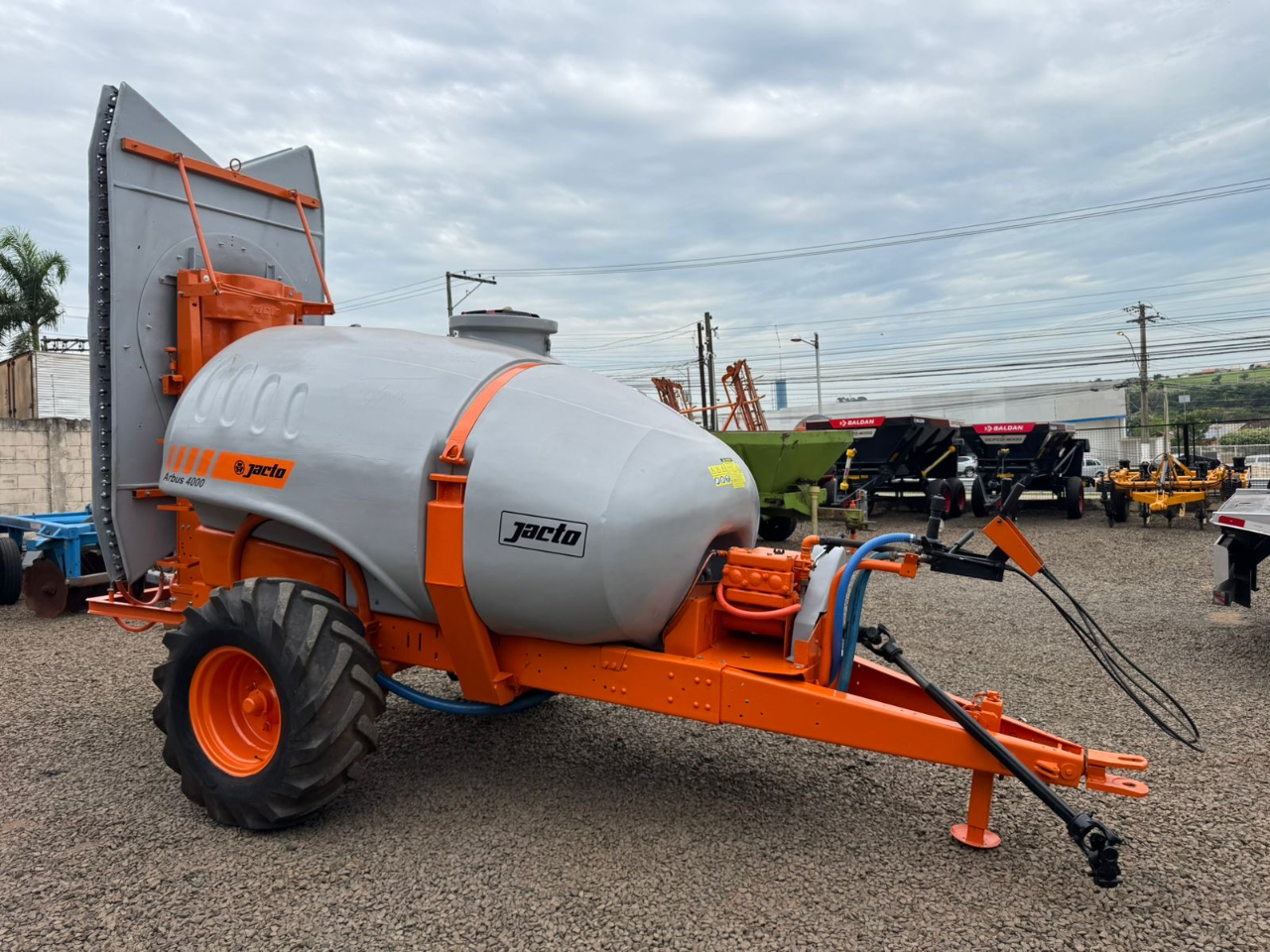 Arbus 4 mil lts jacto Ano 2013  Valor 100 mil - Foto 1