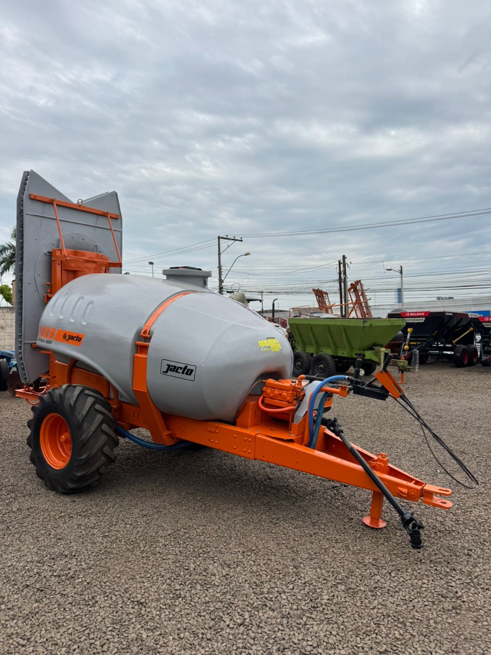 Arbus 4 mil lts jacto Ano 2013  Valor 100 mil - Foto 3