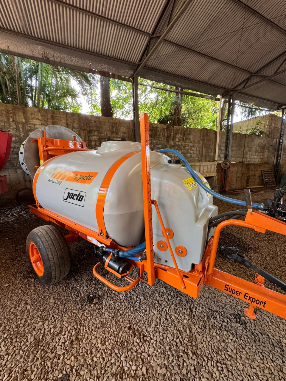 Pulverizador arbus 2000 jacto Ano 2016 com 2 pneus novos  Semi novo revisado pronto pra trabalhar valor 60 mil - Foto 4