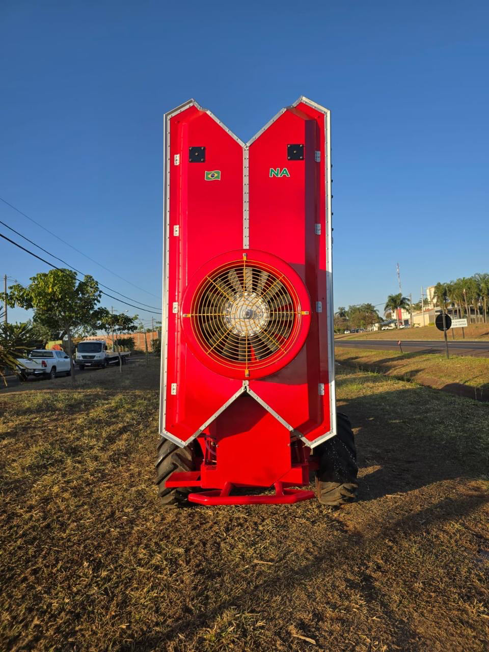 Pulverizador Fmc guliver ano 2016 com 4 mil lts revisado  Semi novo único dono  Proto para trabalhar valor 80 mil - Foto 3