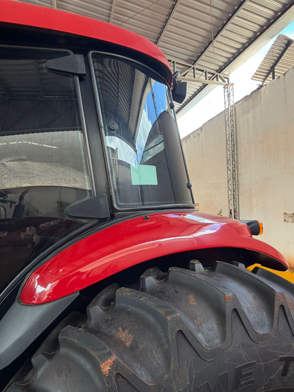 Trator case 90 farmall ano 2024 Com gabini original  Com redutor  Semi novo único dono  Pronto para trabalhar  Oportunidade de negócios  Valor 235 mil - Foto 7