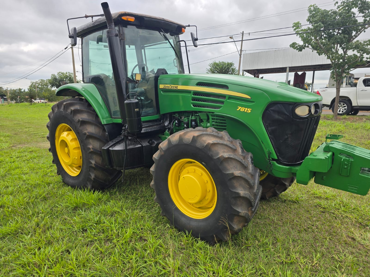 Trator john Deere 7815 ano 2008 Com gabini original Cum 4 pneus novos Único dono Porto para Trabalhar valor 200 mil - Foto 1