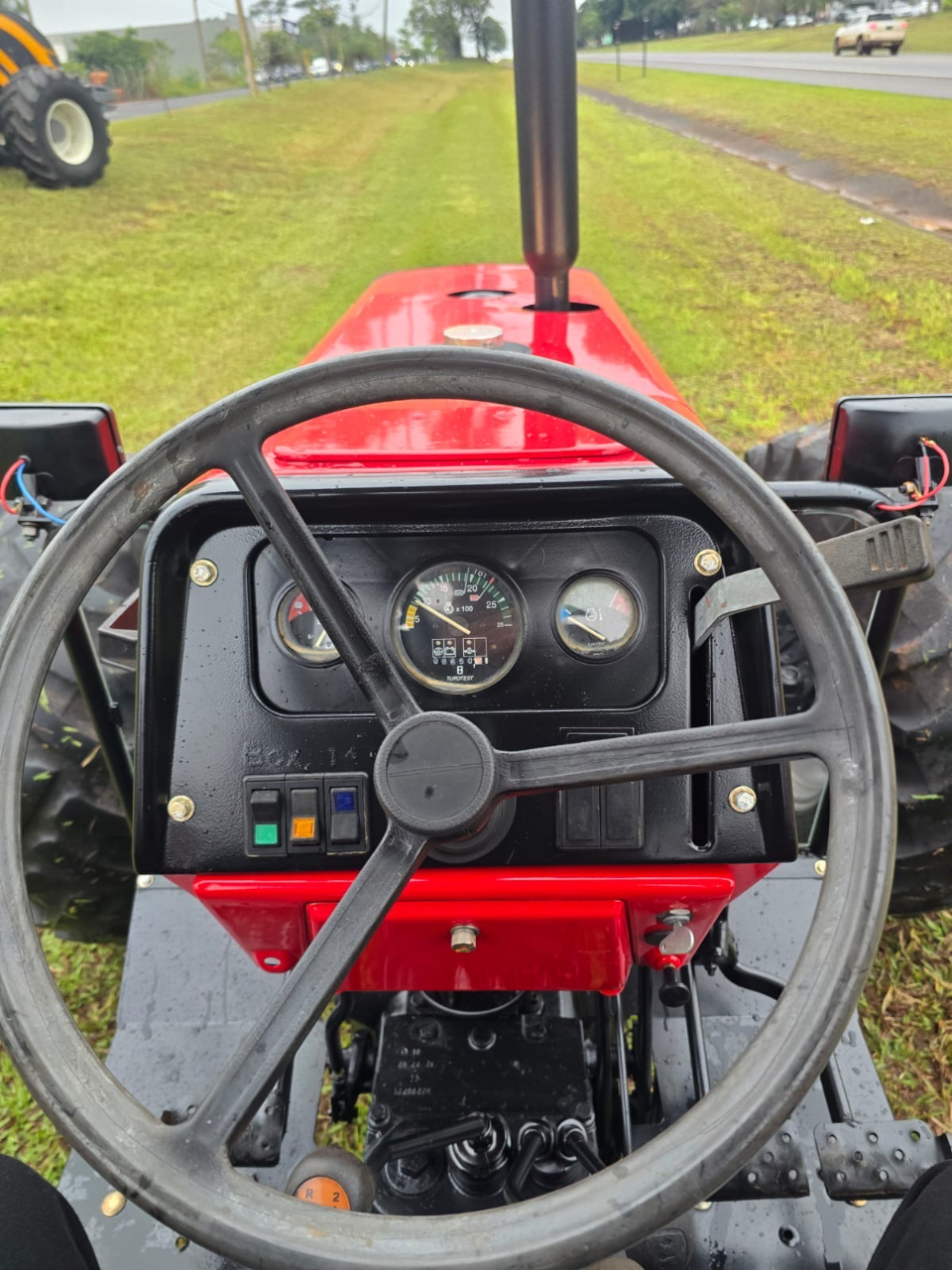 Trator Massey Ferguson advance 290 ano 2002 Com 4 pneus novos  Com comando duplo  Revisado Porto para  Trabalhar valor 125 mil - Foto 5